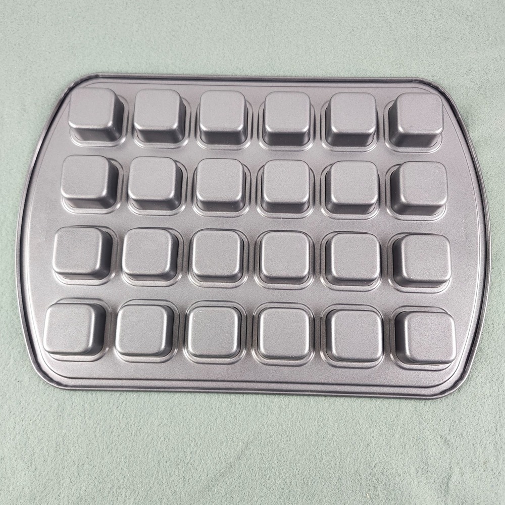 Pampered Chef Non Stick Brownie Bite Pan 24 Mini Brownie Cake Sheet Item 101172 - Picture 2 of 4